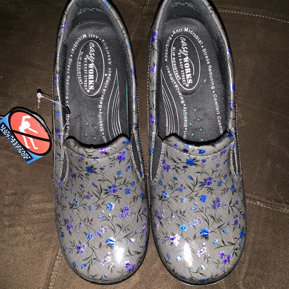 SZ 10W Easy Works Super Cute Work Shoes BNWT